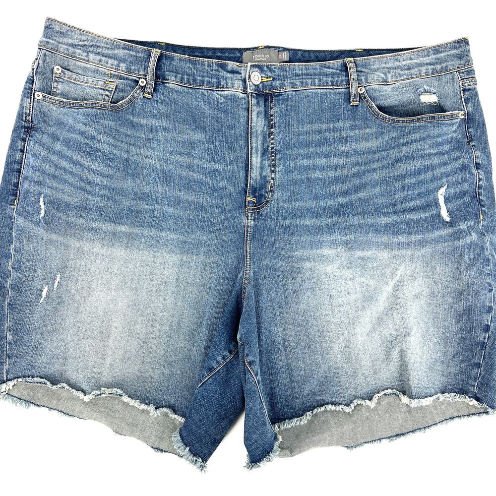 Torrid 5 inch Boyfriend Stretch Hi Rise Raw Hem Shorts Size 28